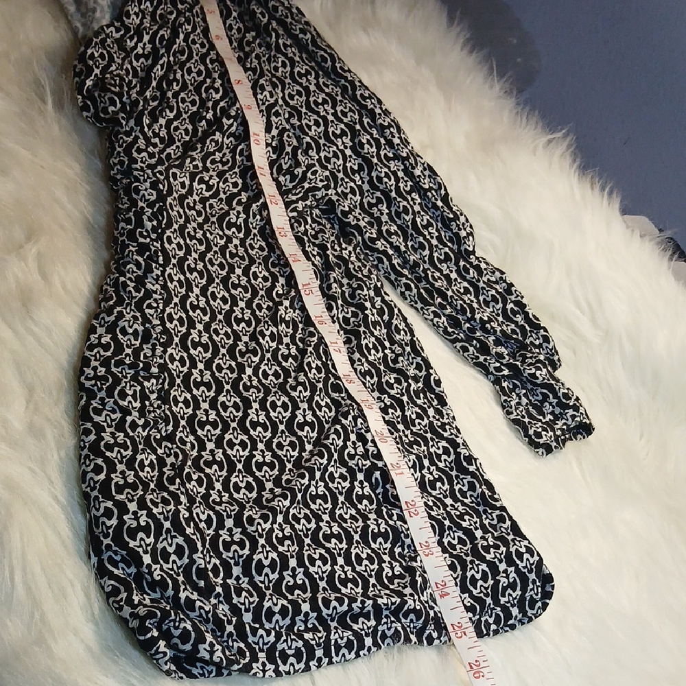 Dana Buchman Black and White Patterned Blouse - Picture 7 of 8